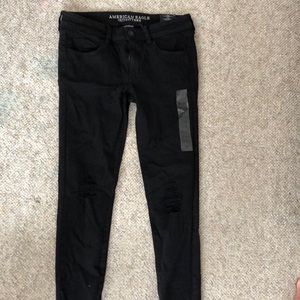 American Eagle black distressed stretch jegging